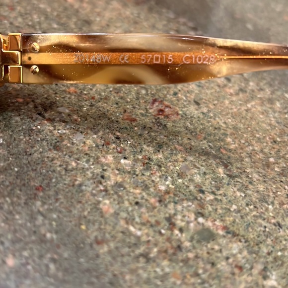 Louis Vuitton Sunglasses - Picture 7 of 9